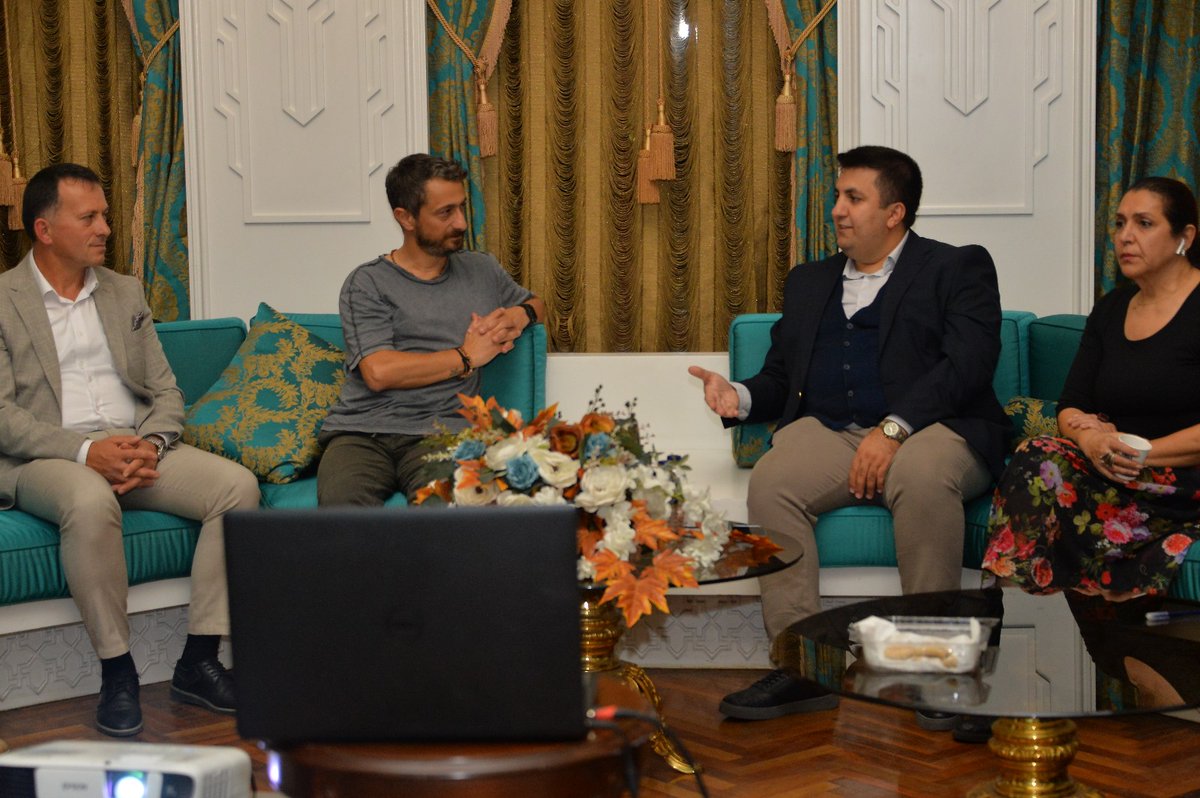 AKK Bisiklet Meclisi, Ankara Pozitif Söyleşileri programına bugün başladı. Söyleşinin ilk konuğu Bisiklet Meclisi Başkanı <a href="/kadirispirli/">KADİR İSPİRLİ</a> ve yürütme kurulu oldu. Söyleşinin Moderatörlüğünü Melih Şentürk yaptı.