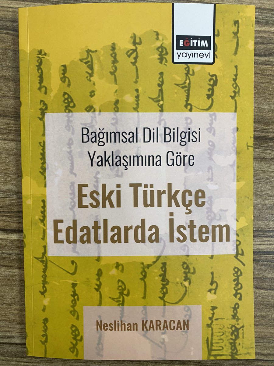 ozgurksmaydemir's tweet photo. Alanya Alaaddin Keykubat Üniversitesi’nde birlikte çalışmaktan mutluluk duyduğum kardeşim Dr. Neslihan Karacan hocamın incelik gösterip hediye ettiği kitabını almak, benim için özel bir mutluluk vesilesi oldu. Kıymetli hocamızı kutluyor, okuyup faydalananların çok��a olmasını diliyorum @neskaracan👏🧿🇹🇷