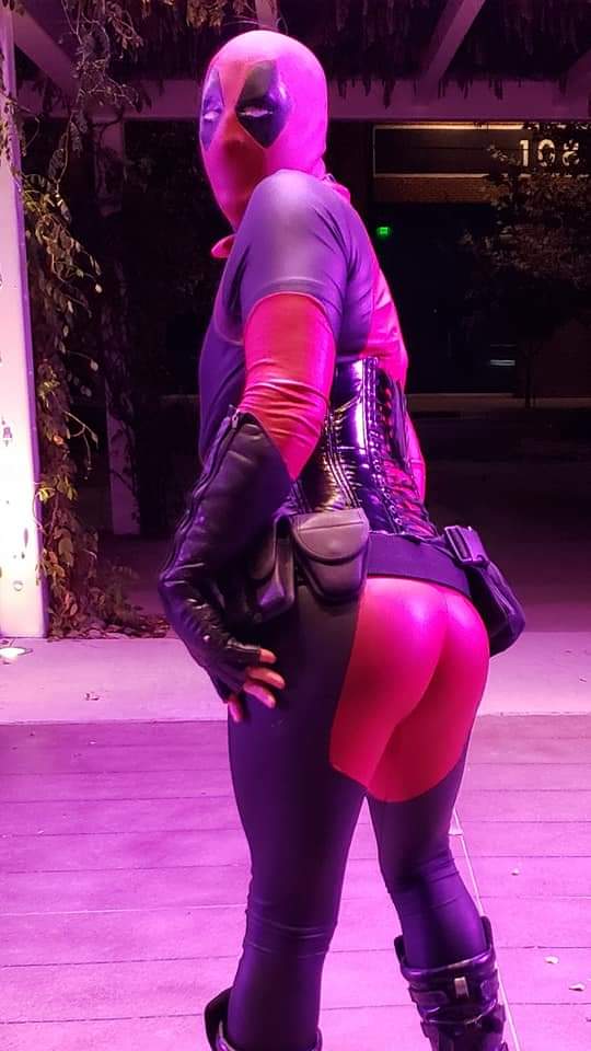 RaynePet's tweet photo. Am I doing it right?
Haha! Deadpool was such a fun cosplay! 😈
Too bad the mask only lasted for that one time wearing it. 😭
#deadpool #selfie #cosplay #halloweencostume https://t.co/3bWC4dRbKI
