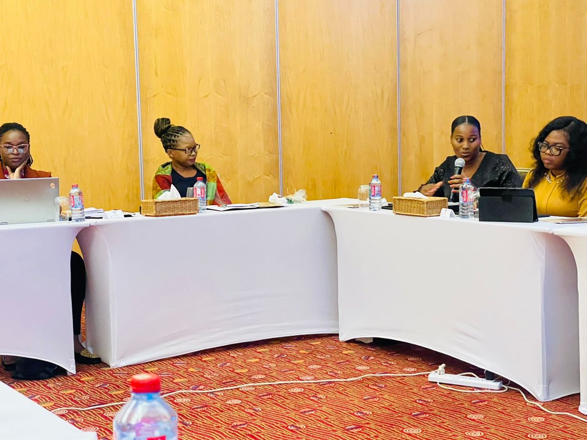 UnitedWayGhana's tweet photo. #ongoingsession Global CEO session with @AngelaFWilliams at the United Way Africa Regional Meeting! Sharing our ideas and stories of our work and impact in our local communities. #LiveUnited #ceosessions #inthistogether #UnitedWeWin #africa #UnitedWeRise #impact #SDGs https://t.co/Za361JKiEb