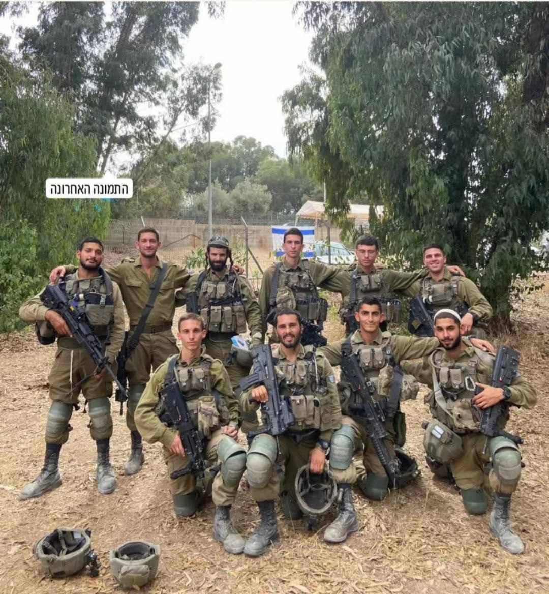 iirode0's tweet photo. 🚨🚨🚨🚨🚨🚨🚨🚨 عاجل

صورة تجمع جنود لواء جفعاتي ..
جيش الاح-تلال اعلن عن مىقتل جميع من بالصورة داخل مركبة مدرعة https://t.co/pyW2EEWJNl