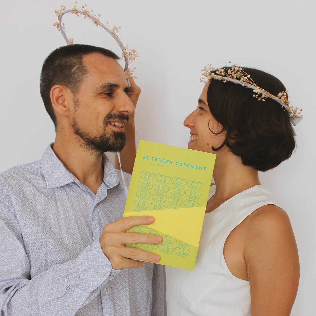 Els Book Hunters som la Laia i en Sergi.

Fem continguts sobre llibres i lectura íntegrament en català, sobretot a Instagram i Youtube (enllaços a la bio). Distesos, variats, per apropar la nostra passió a tothom.

Ens ajudeu a fer-nos conèixer amb un RT? Gràcies!