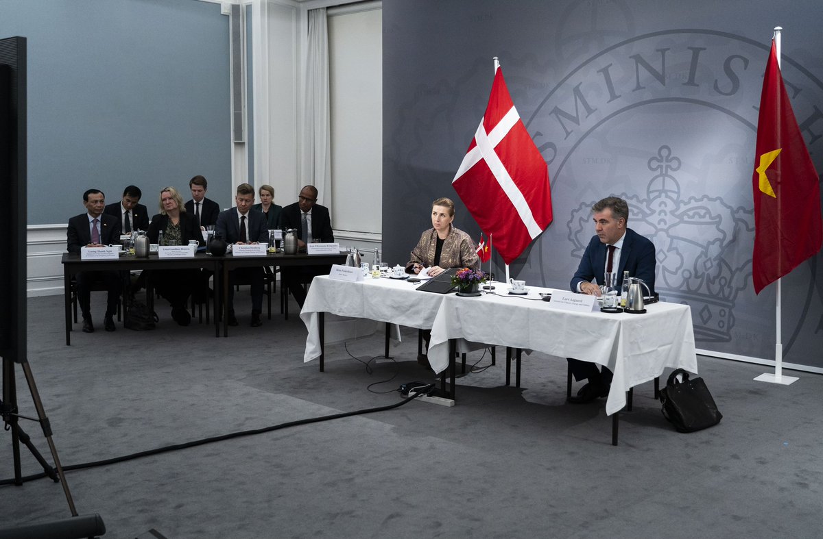 Statsmin's tweet photo. PM Frederiksen: 
“Today, Denmark and Vietnam entered into a Green Strategic Partnership that will bring our bilateral relations to a higher and greener level" 🇩🇰🇻🇳 https://t.co/Fo0yTgkPvP https://t.co/NsyXvIanPs