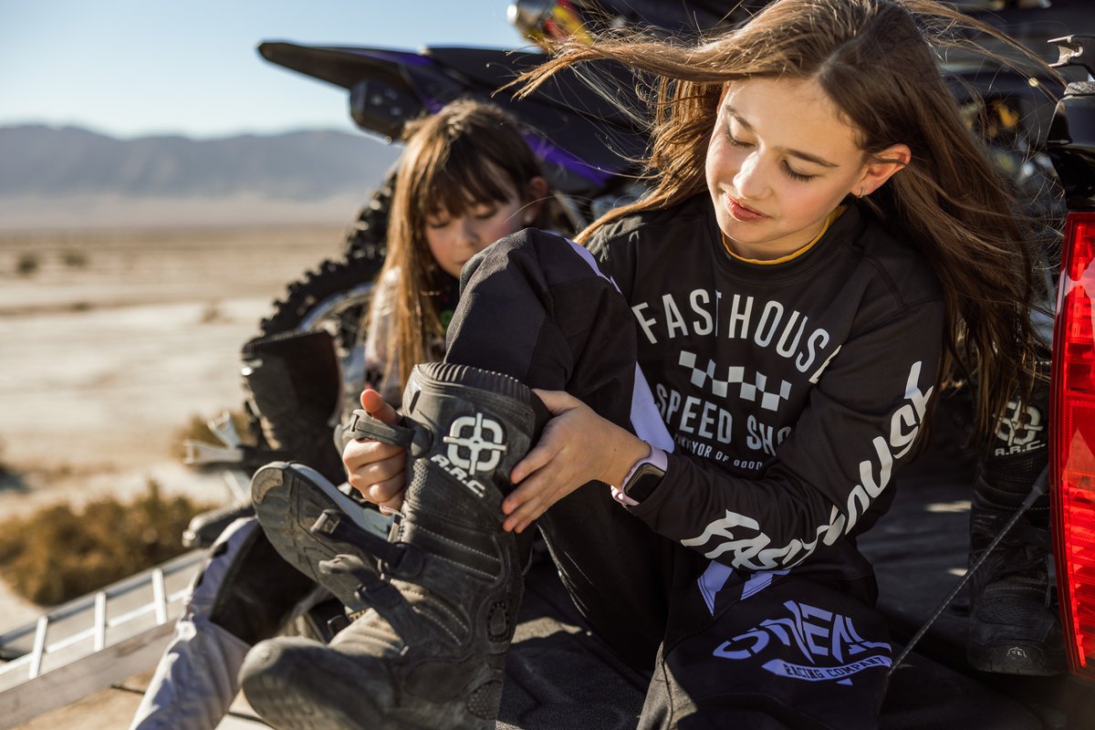 M REPRESENTS INC. tweet media