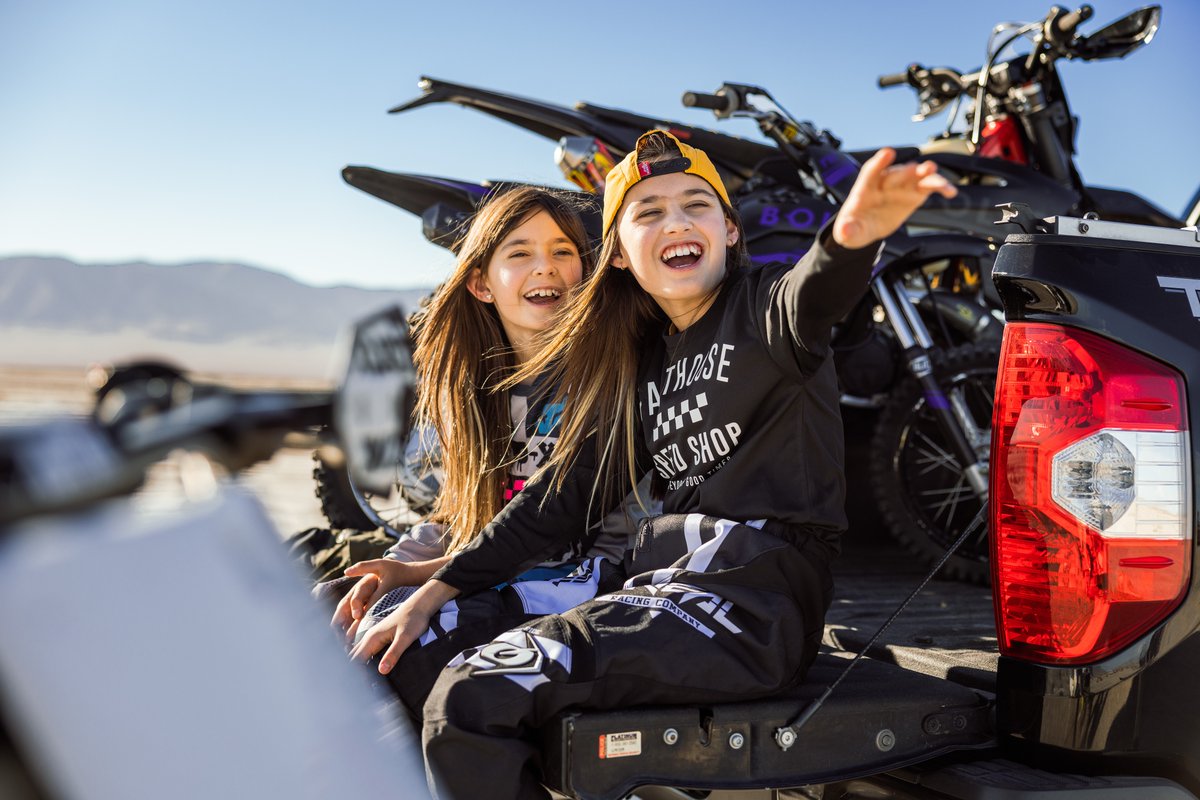 M REPRESENTS INC. tweet media