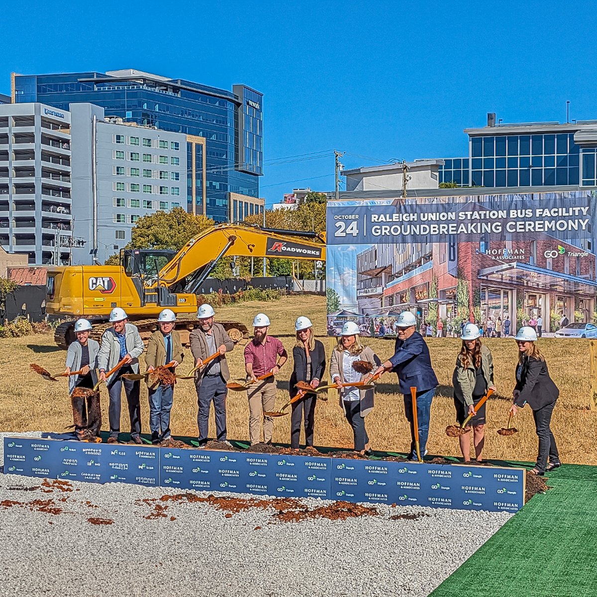 StewartInc's tweet photo. It's official! The RUS Bus project has broken ground. Our team is thrilled to be a part of this exciting project that will transform the Warehouse District into a lively mixed-use transit hub.

#Stewart #StewartCivil #StewartLandscape #Groundbreaking #RUSBus #DowntownRaleigh https://t.co/FpVXuexwAT