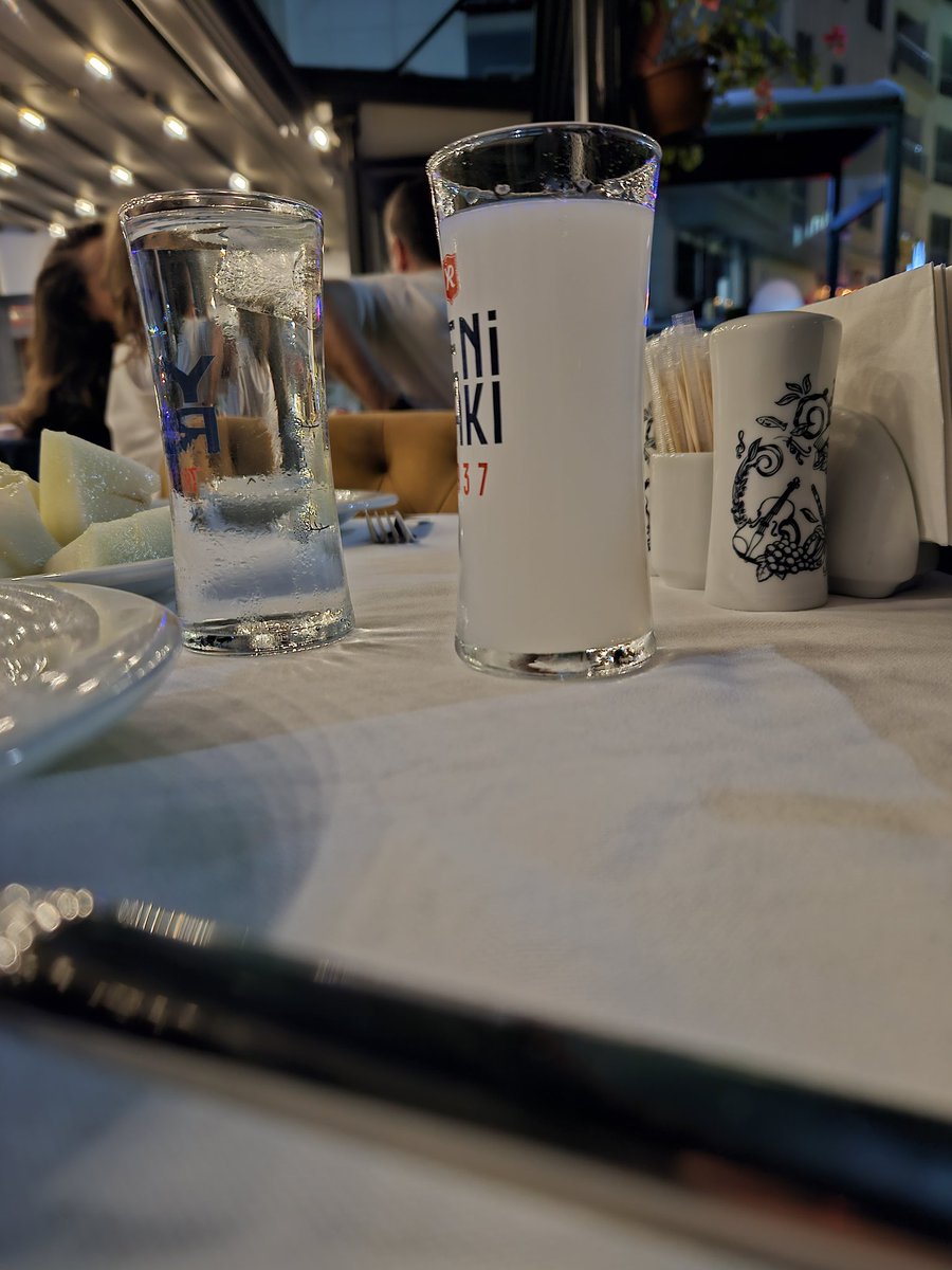 hellicopterman's tweet image. Sadık der ki kimde ne var, kim bilir
Geşt-ü güzar ettim elde neler var...