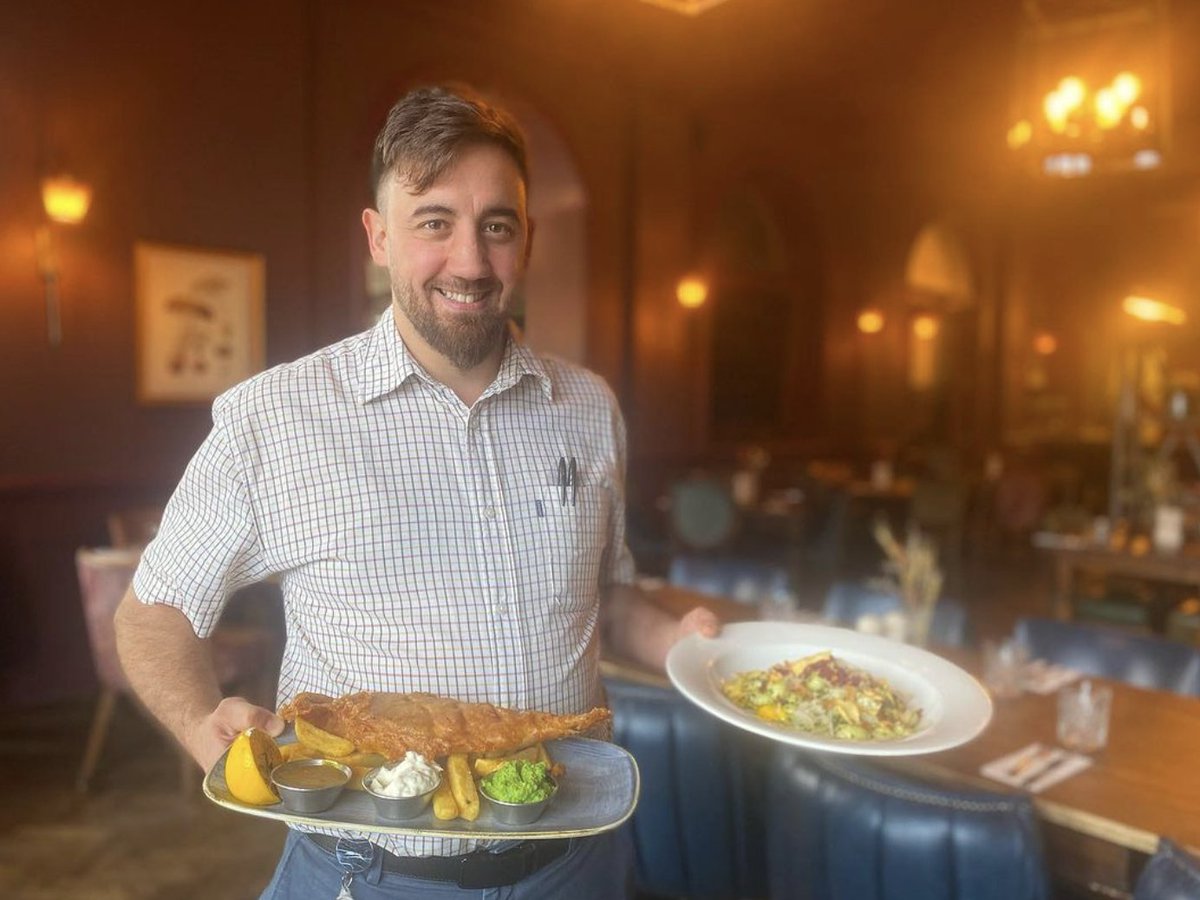 TheDogAndFox's tweet image. Got a weekday lunchtime off this week? 🤔 pop in to try our new autumn menu, it’s full of all the Dog &amp;amp; Fox classics alongside some beautiful seasonal dishes crafted by chef Gibby 🥰🍂 dogandfoxwimbledon.co.uk

#autumnmenu #youngspubs #seasonalmenu #dogandfox #wimbledon