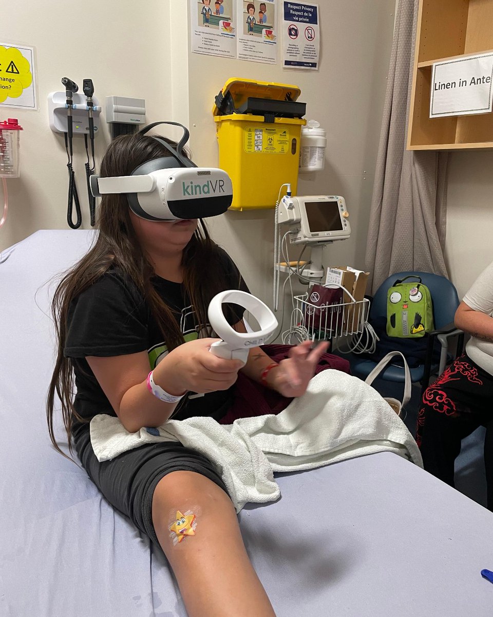 CHFManitoba's tweet photo. Thanks to donors like you, kids @hsc_winnipeg Children's can enjoy KindVR,  a customizable virtual reality therapy that helps lower a patient's pain and stress. Continue to support kids in hospital and donate to https://t.co/ttcutyJ2Ge today!

#virtualreality #supportkids https://t.co/g4XJ3Eude0
