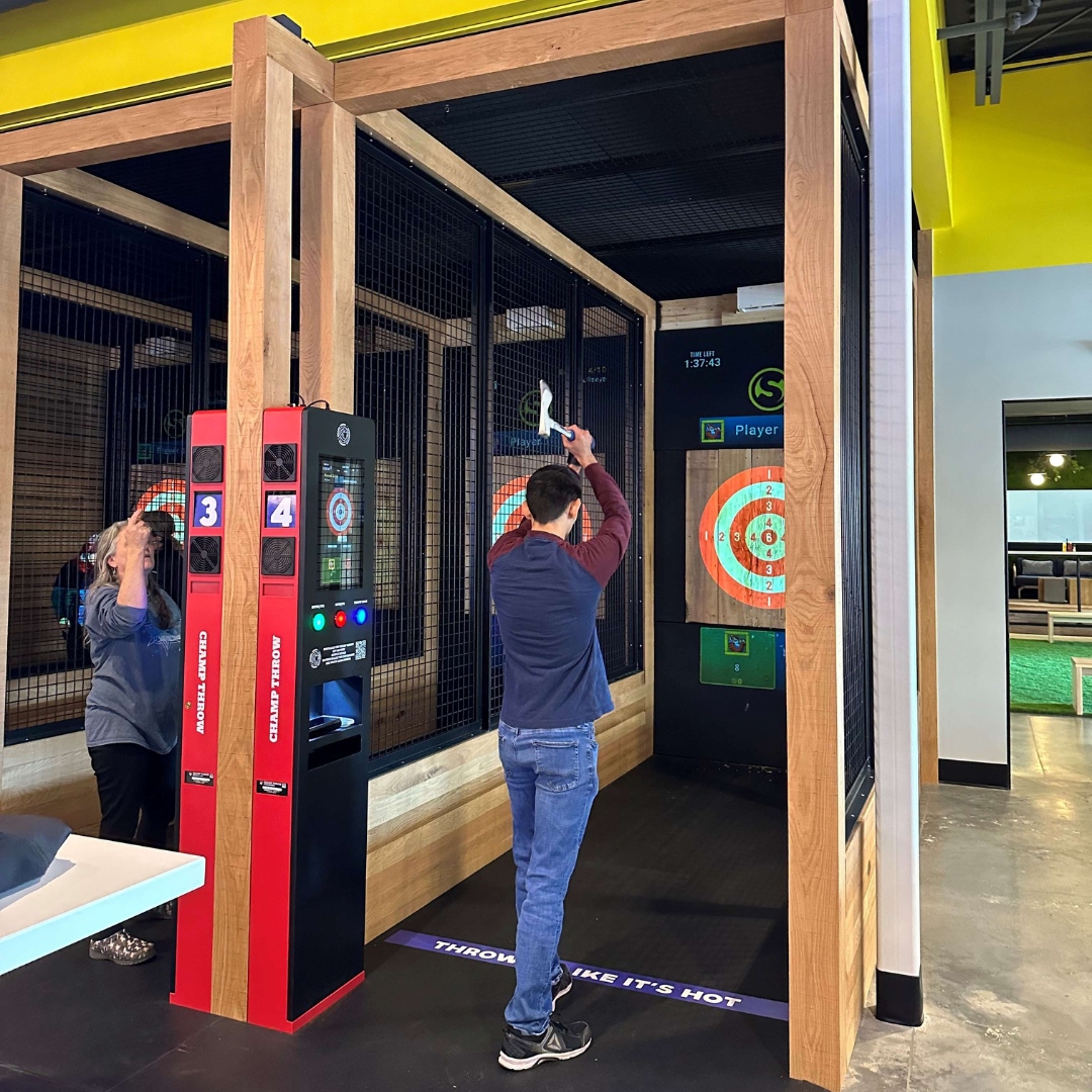BentBrewstiller's tweet photo. Welcome to the #RosevilleMN neighborhood! 

We spent some time at Smash Park playing #pickleball, #axethrowing, and eating great #food with our #EnuffIPA on tap.

Head over and check them out!

#MNBreweries #Cheers #TwinCities https://t.co/rky9MLdZXS