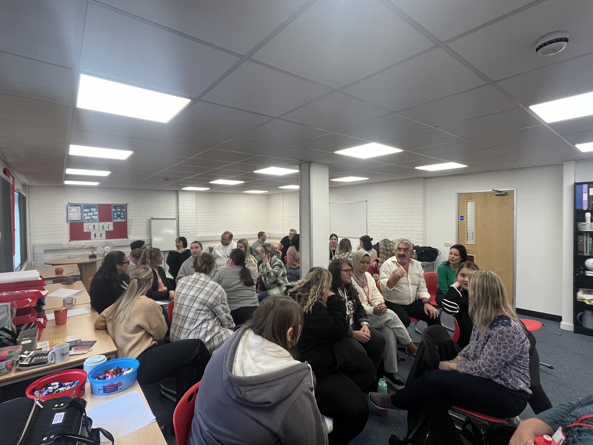 PennyChapm75954's tweet photo. A great day working with amazing people @ITECskills . Staff training for Adverse Childhood Experiences (Ace's) and Psychologically Informed environment (Pie).
Staff making a difference every day to the learner experience. 👏👏👏👏 https://t.co/v2QFbCqMuU