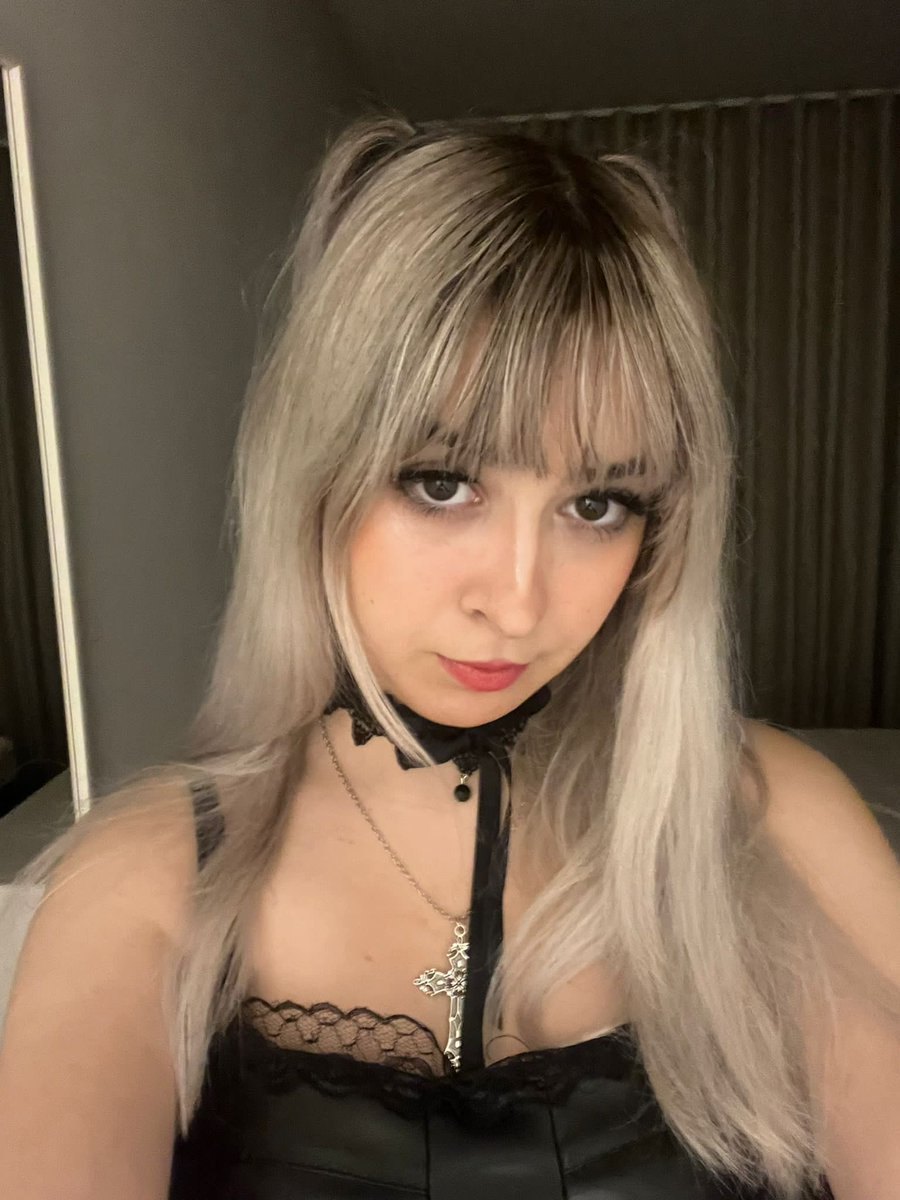 _ranhosa's tweet photo. - “Uh what do you mean? You’re seriously gonna date other girls?”
- “Yeah, more or less”
- “I DONT WANT YOU TO if I see you with another girl, I’ll kill her” https://t.co/8TyVEqCOqA