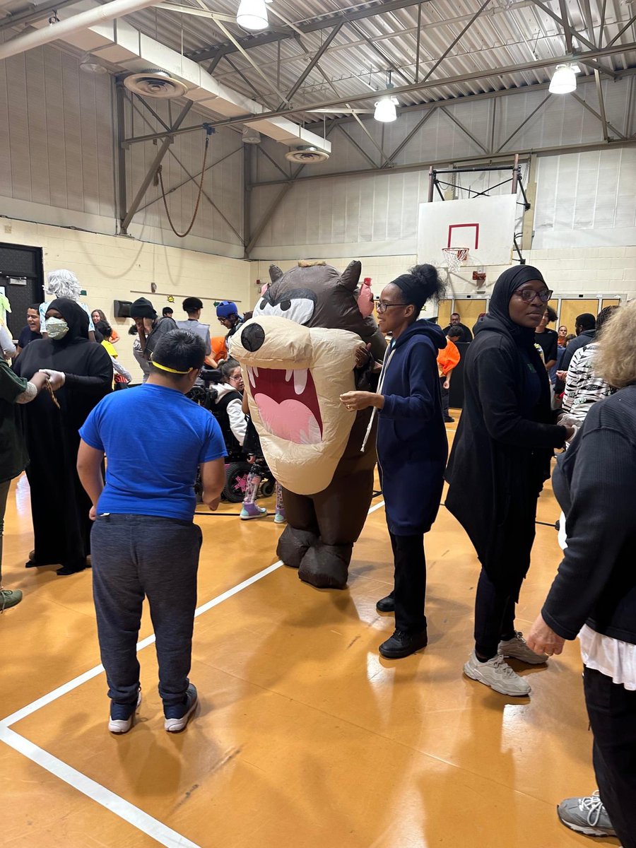 ESCofNJ's tweet photo. Piscataway Regional Day School enjoyed Halloween fun with trick or treating and an afternoon dance! π #PRDSNJ #ESCNJ https://t.co/77qa2AeDOn