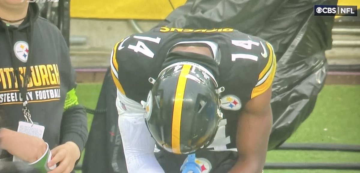 YinzerofSteel07's tweet photo. Not mentally prepared to watch the Steelers again already. https://t.co/3ExrPFZHjj