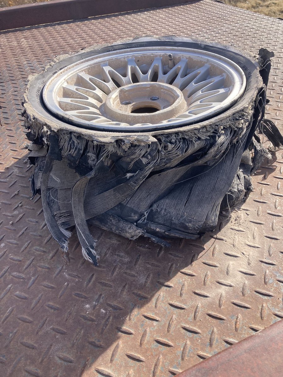 JSchuFarm's tweet image. Got a phone call, “I blew a tire”

Ya id say! Probably 20 miles ago

#teenagedrivers