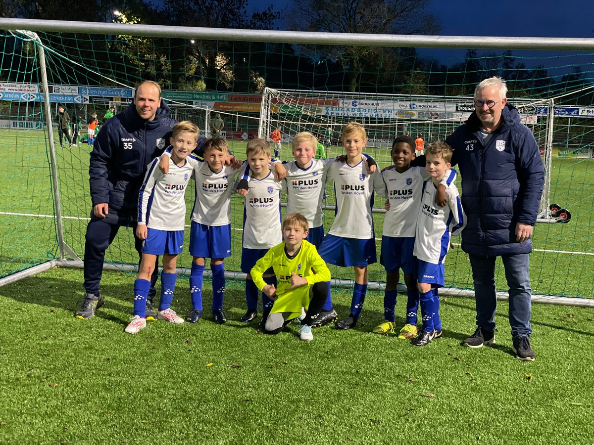 JA HOOR! PEC Zwolle: we komen eraan. Onze mannen streden voor iedere centimeter én met goed voetbal pakten ze de eerste plek vanmiddag. Wat een helden! #trots #wijzijnseh