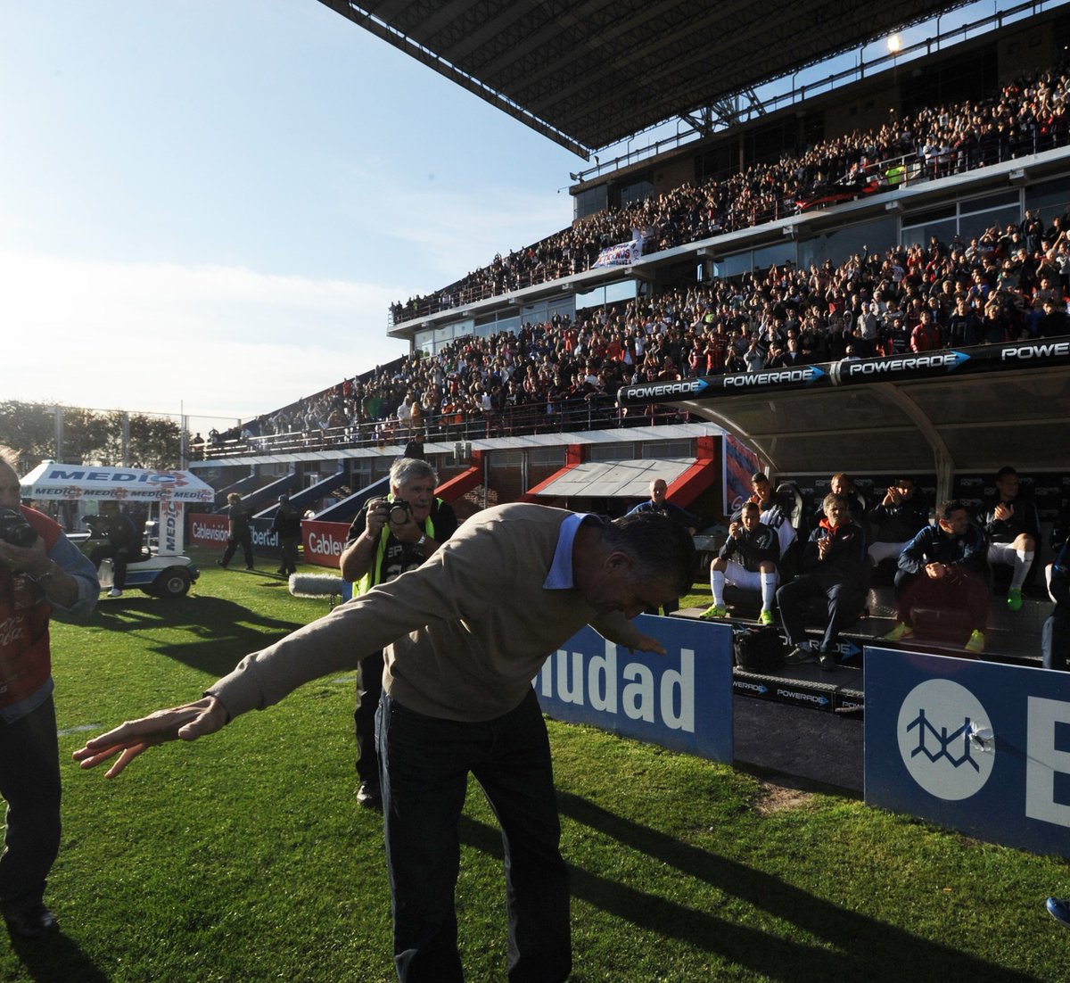 SanLorenzo's tweet photo. 🔙 Un día como hoy, hace 8 años, Edgardo Bauza dirigía su último partido en el Pedro Bidegain. 

Gracias por tanto, CAMPEÓN DE AMÉRICA.

La gloria siempre será tuya. https://t.co/eOTPFukBVz