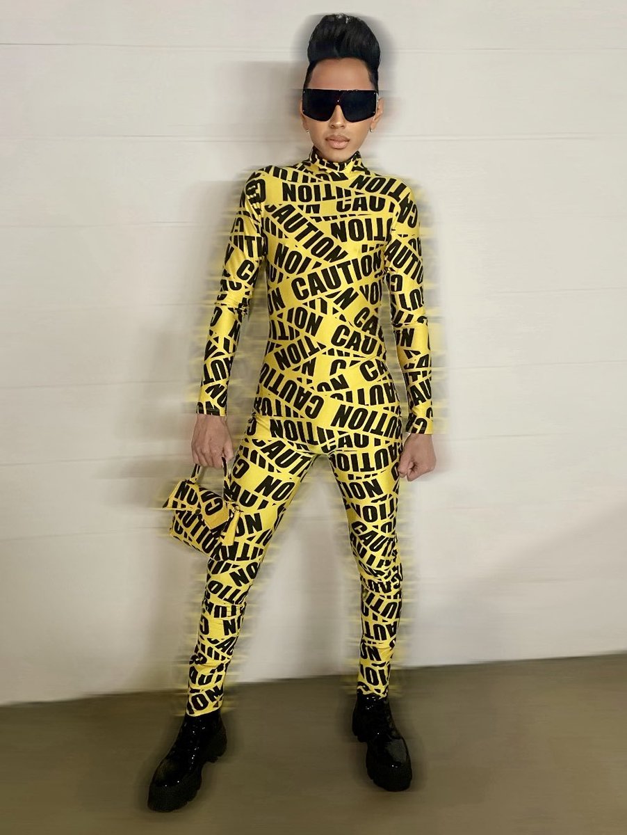 cesariofierce's tweet photo. I got it off the internet @KimKardashian #KimKardashian #Balenciaga #Halloween2023 #Halloween #Houston https://t.co/5ClOfP0E0z