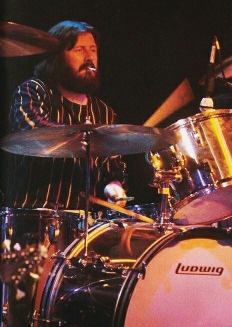 John Bonham. #LedZeppelin #JohnBonham returnofrock.com/the-best-drumm…