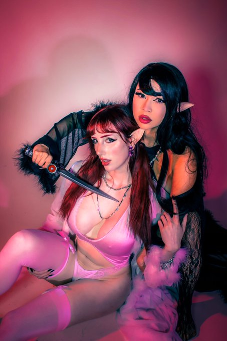 Halloween girlies 🥰🥰 https://t.co/AyP5RfLPIc