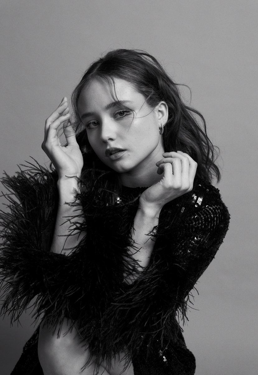 grumpymagazine's tweet image. 𝐑𝐔𝐁𝐘 𝐒𝐓𝐎𝐊𝐄𝐒 | @rubysstokes is unlocking success. This young British powerhouse is poised to shine and she is deservingly enjoying it all.

The interview and photos in this story were conducted before the SAG-AFTRA strike.
— 
Read more: grumpymagazine.com/2023/11/01/rub…