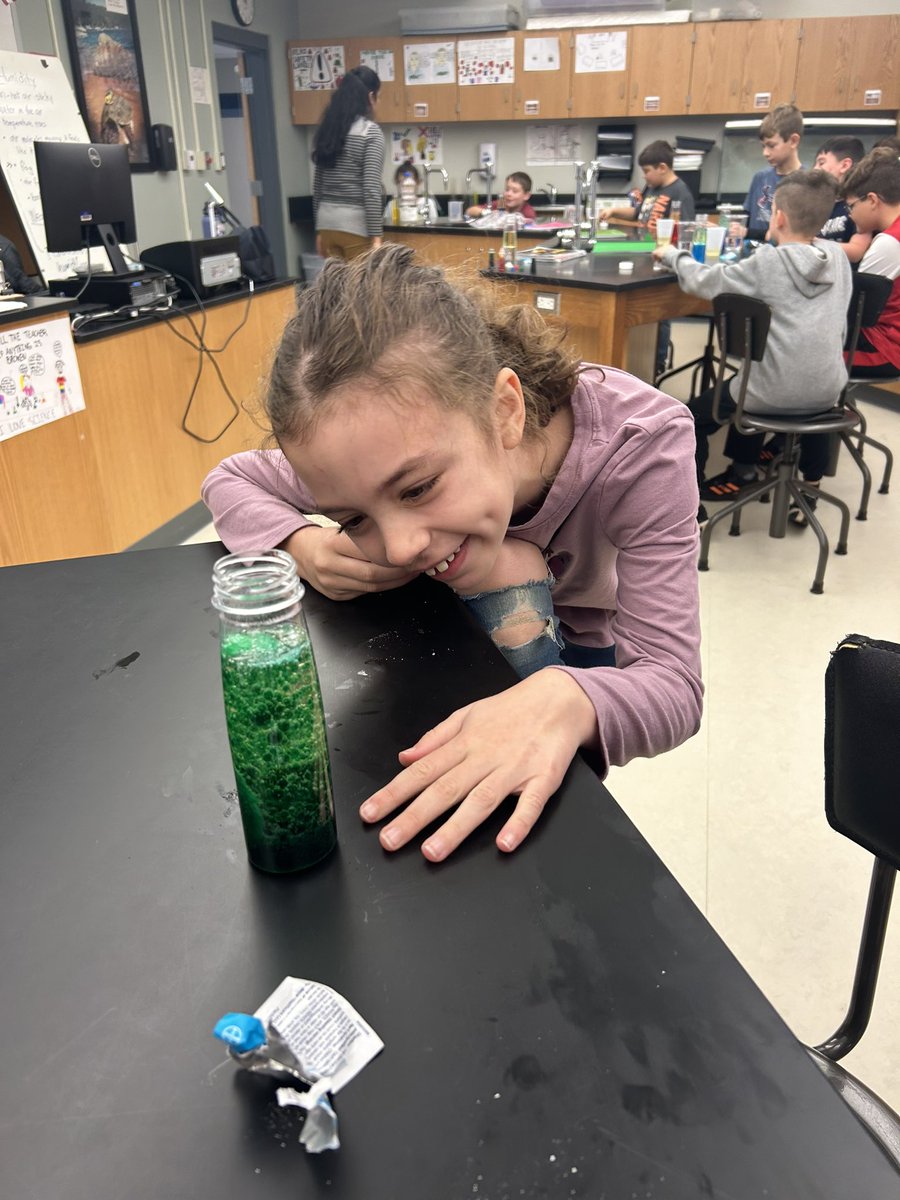 Homemade LAVA LAMPS! Ms. Castro’s class had so much fun exploring this chemical reaction! <a href="/eps_stem/">Gomathi Ramachandran</a> <a href="/CLSPrincipal_/">John Powell🐯</a>