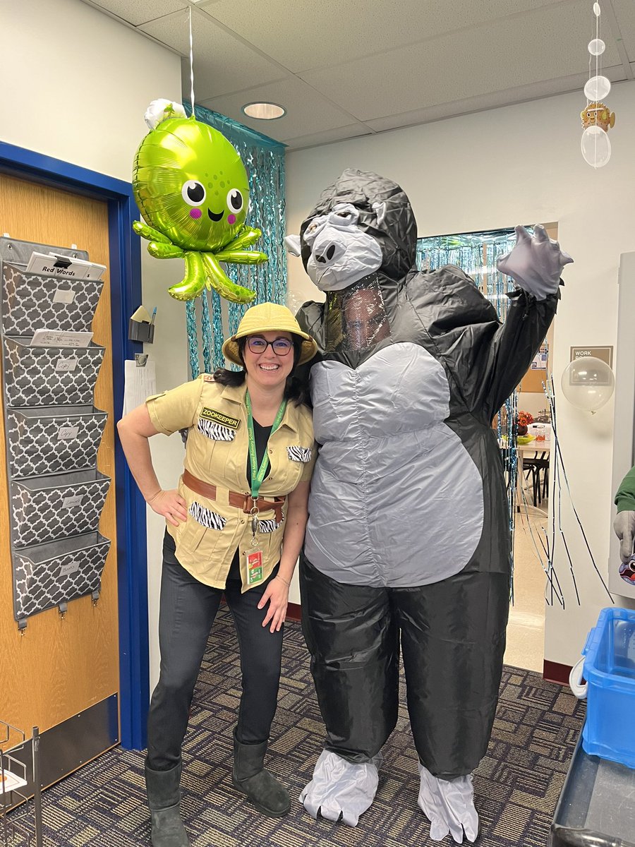 Had a great Halloween celebration at my school!  <a href="/LM_Schools/">Little Miami Schools</a> <a href="/HamiltonTwpPD/">HamiltonTwpPD</a> <a href="/NASRO_Info/">NASRO</a>