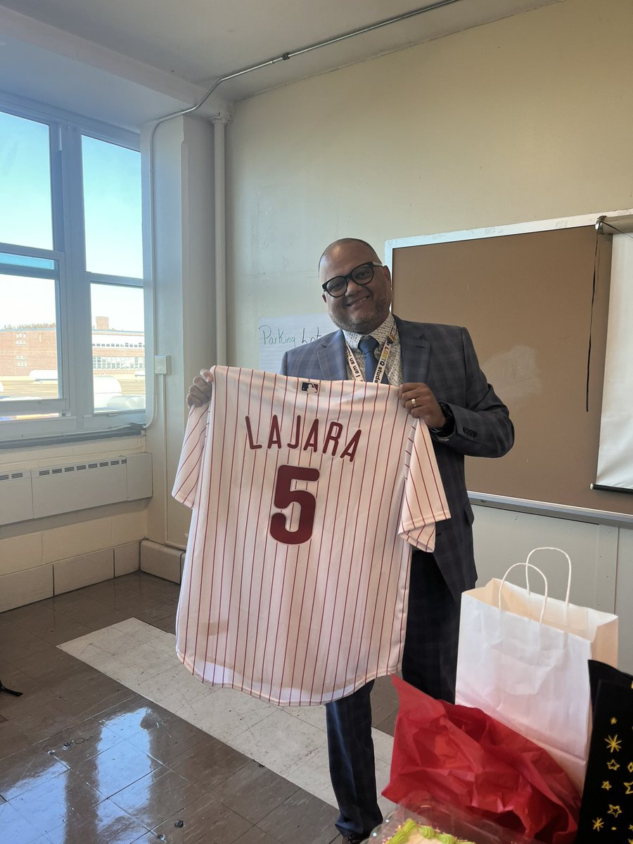 Dr. Renato M. Lajara tweet media