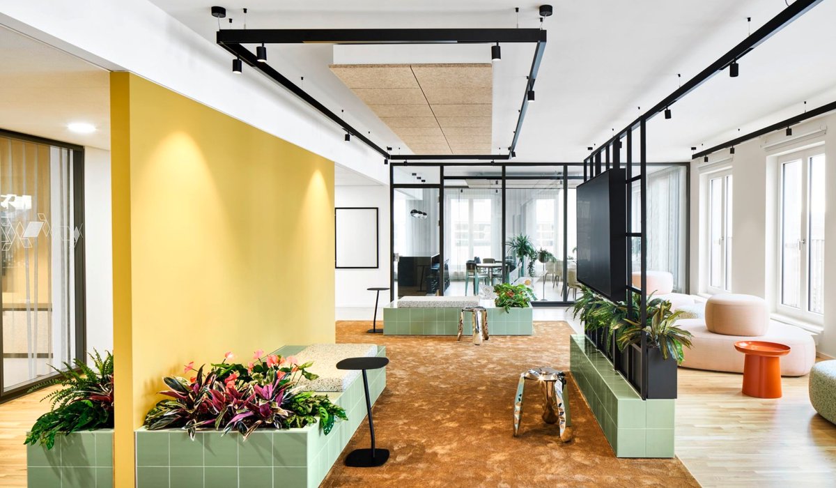 GreenCubicles's tweet photo. MODERN OFFICE DESIGN: Dresden is a city of contrasts: modernity and classicism, urbanity and unspoiled nature, economic success and quality of life, history and future. #coloratwork https://t.co/a3waQy3CrW https://t.co/yy1Itwszhq