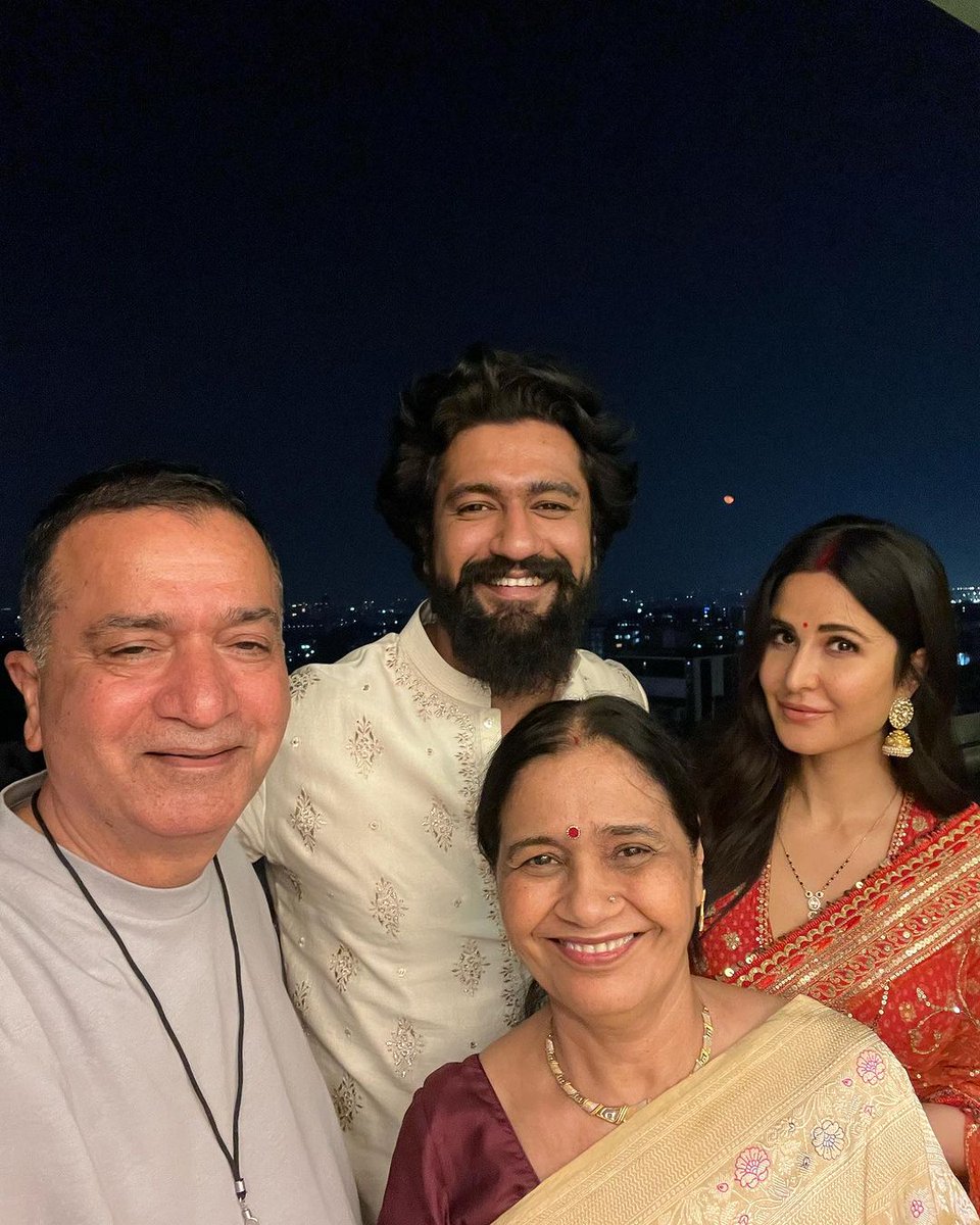 Happy family ❤️
#Katrinakaif #vickykaushal
#vckat #KarvaChauth2023