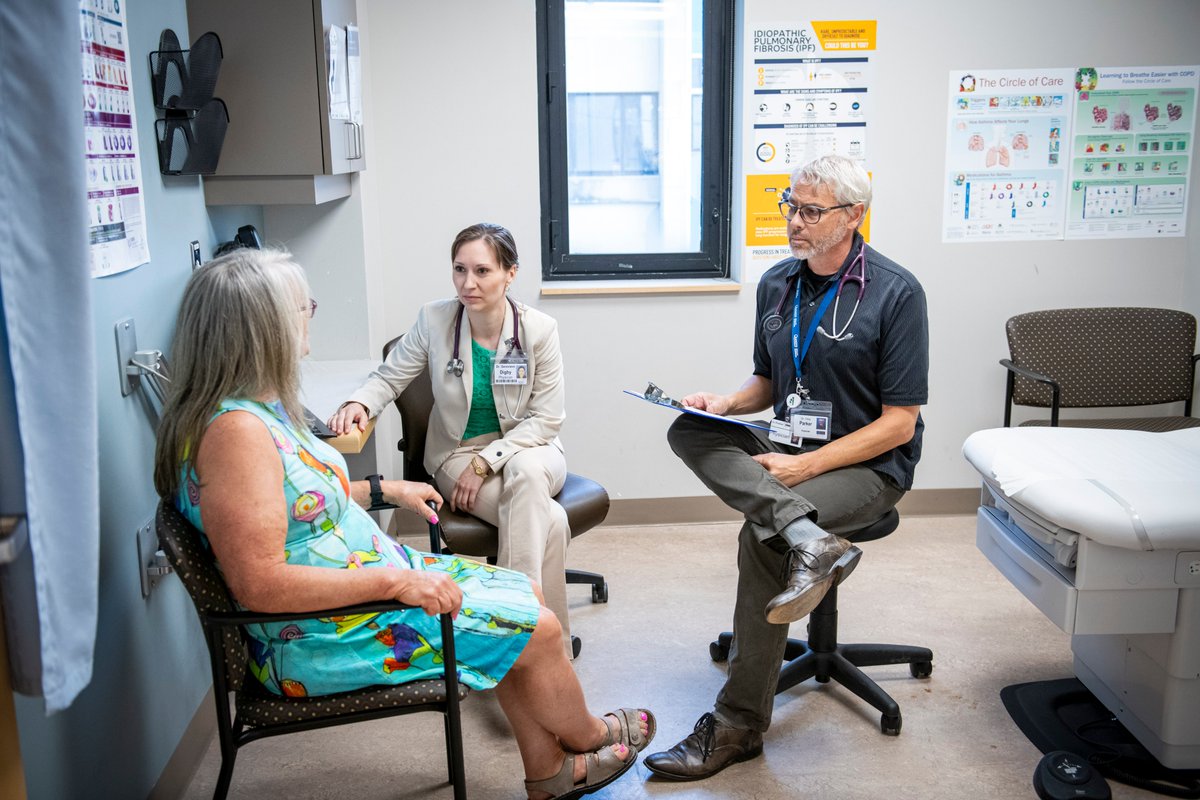 Queen's U Department of Medicine (@queensudom) on Twitter photo 🎗️ November is Lung Cancer Awareness Month! The Lung Diagnostic Assessment Program (LDAP) at Kingston Health Sciences Centre (KHSC) is working to reduce barriers to care in rural populations, support patients, and promote early detection.
<a href="/DrGDigby/">Geneviève Digby</a> deptmed.queensu.ca/news/feature-l… 🎗️ November is Lung Cancer Awareness Month! The Lung Diagnostic Assessment Program (LDAP) at Kingston Health Sciences Centre (KHSC) is working to reduce barriers to care in rural populations, support patients, and promote early detection.
<a href="/DrGDigby/">Geneviève Digby</a> deptmed.queensu.ca/news/feature-l…