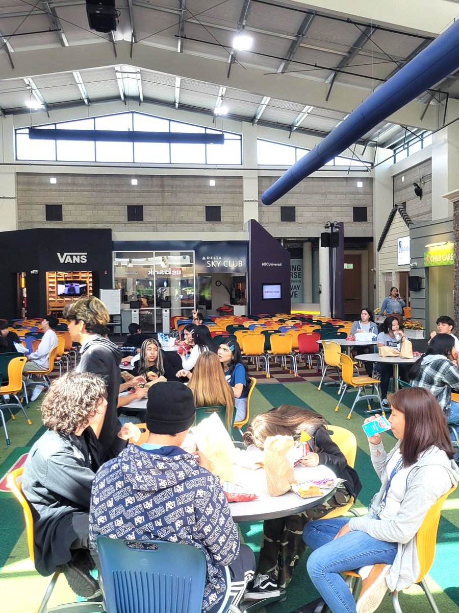 ComptonUnified's tweet photo. Learning to manage a personal budget is a critical life skill. 60 Newcomer students from @MightyTarbabes @DominguezHSDons and @bigtenapaches visited @JASoCalLA to learn how their financial choices impact their income & quality of life. #JA #JAFinancePark #ComptonUnified #Elevate https://t.co/JXlU5Da7dV