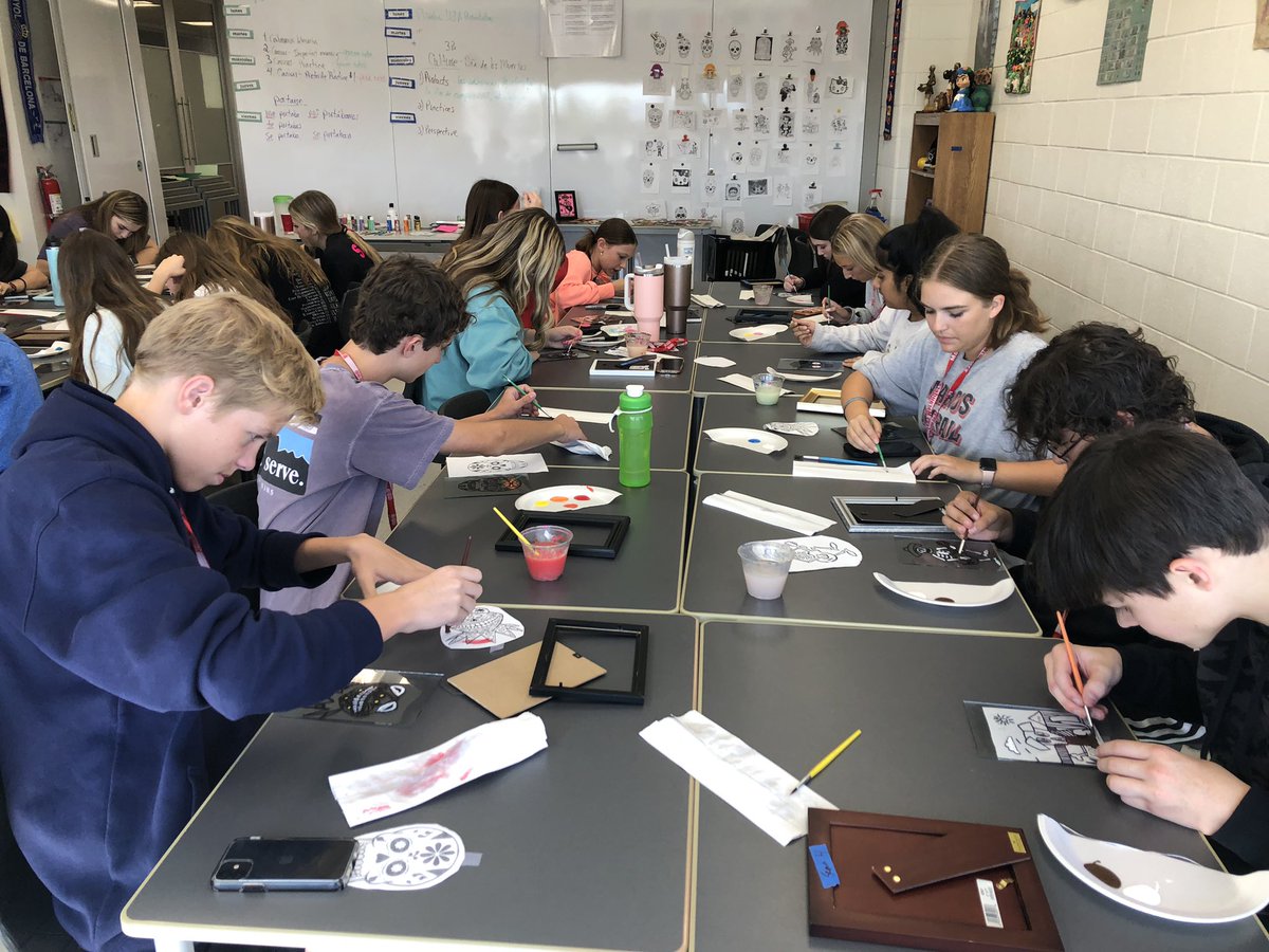 GarzaMHS's tweet photo. Spanish 1 students Día de los Muertos painting https://t.co/qFLKVT9yI8