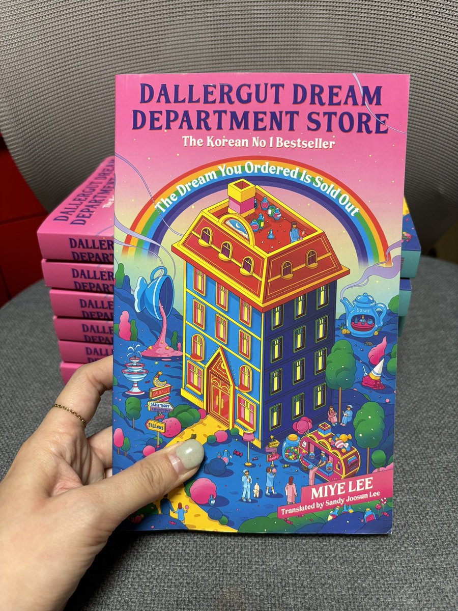 My copies of #DallerGutDreamDepartmentStore are here and they look glorious….! 
Can’t wait for you all to read it💕