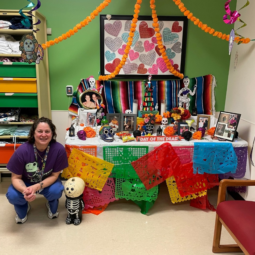 Feliz Día de Los Muertos! In observation of the holiday, our radiology team put together an orfrenda, inviting staff and patients to celebrate their loved ones. ❤️
