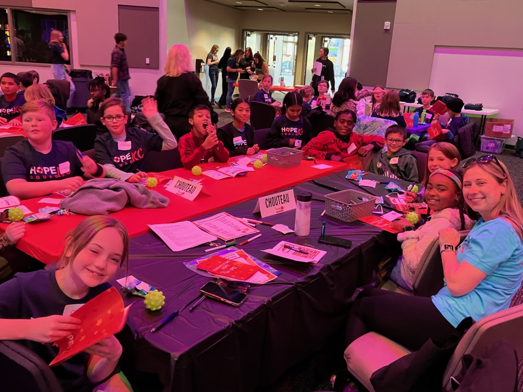 HannahKwon_SW's tweet photo. Chouteau 4th &amp; 5th graders are eager to learn new things and meeting new friends at the Jr. Hope Squad conference with theme, "Harvesting Hope" @WalkerAnjanette @ChouteauSchool https://t.co/zoft4YSSg0