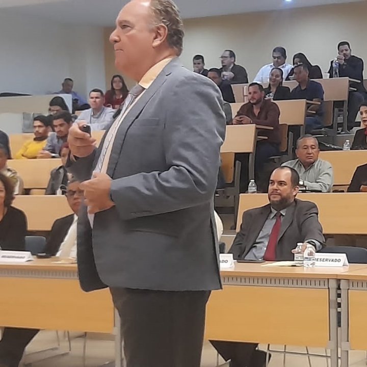 UNODC_ROPAN's tweet photo. #Honduras 🇭🇳 I Fortaleciendo las relaciones con la academia y la comunidad de seguridad y defensa, el programa #GlobalSMART ofreció la conferencia “Pensamiento crítico, creativo y sistémico” en la Universidad José Cecilio del Valle @UJCV20.

🙏 @CanadaFP 🇨🇦 https://t.co/bbsNQobrCl