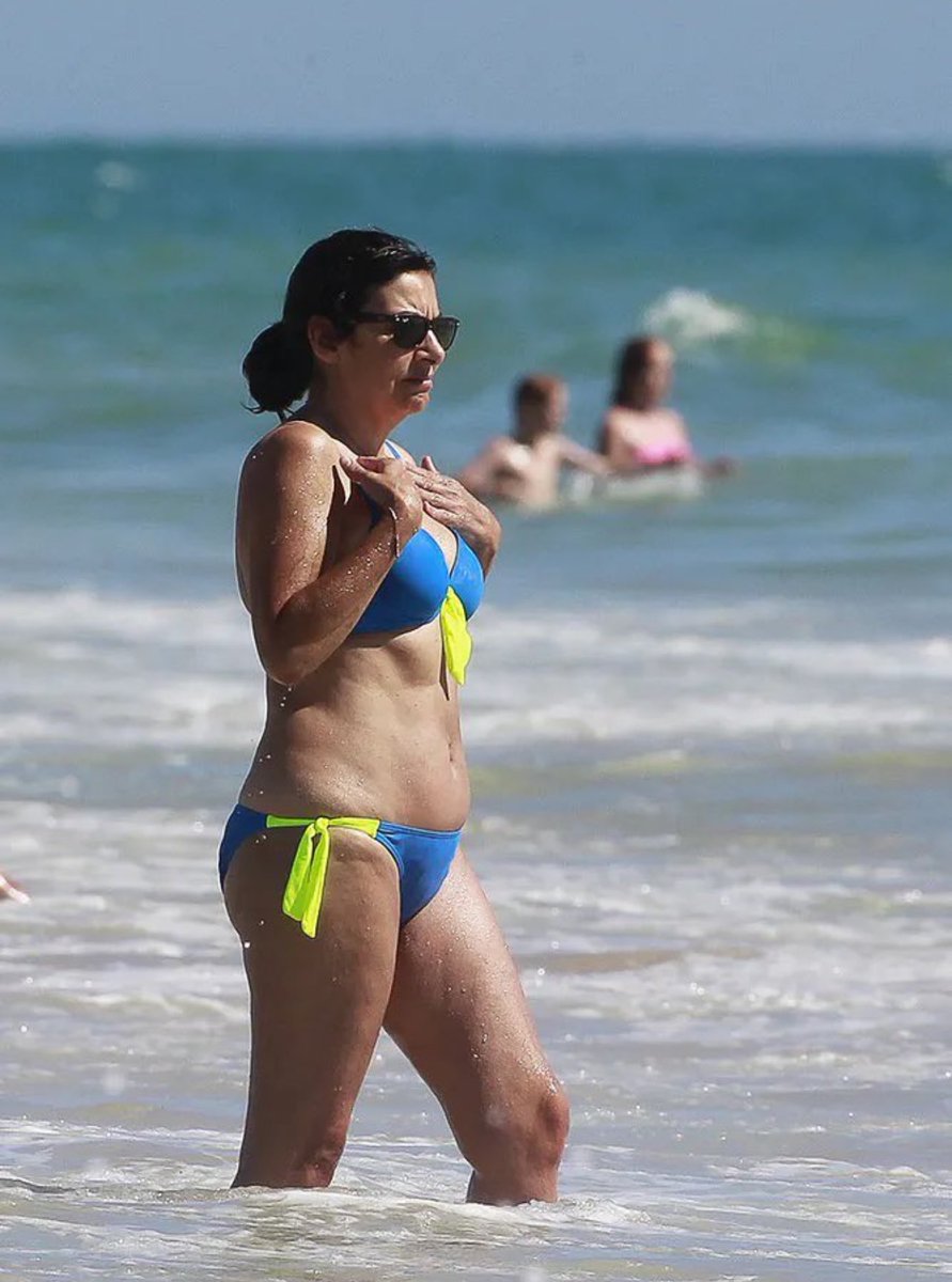 Bruno_Attal_'s tweet image. Merci @Anne_Hidalgo d’avoir augmenté ma taxe foncière de 52% pour aller à Tahiti.
Anne Hidalgo la honte !