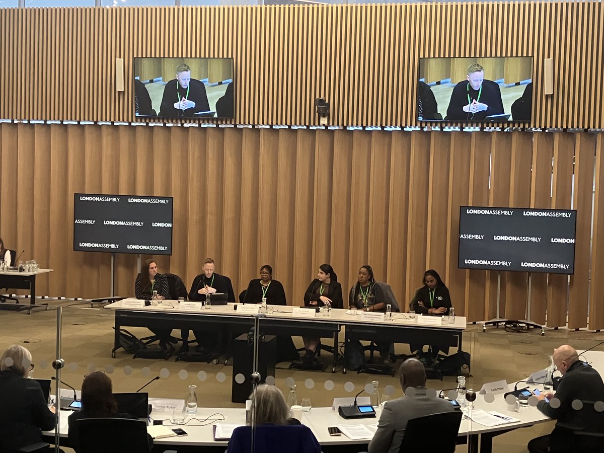 LondonYouth's tweet photo. Thanks to @LondonAssembly for putting youth practitioners at the heart of panel discussions yesterday.

Watch our CEO Pauline Daniyan and our Rise Up programme experts discuss the vital part youth work plays in protecting young people at https://t.co/cOOvZPdeVq

1/3 https://t.co/vTMvZOAkyQ