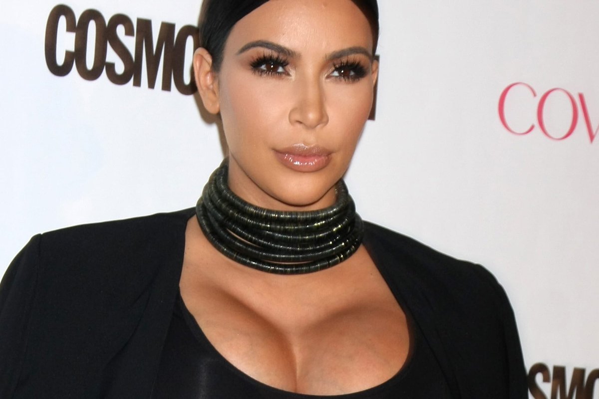 Pressamedia's tweet photo. #News #People Skims, la marque de Kim Kardashian, conclut une nouvelle collaboration avec la NBA https://t.co/Qqsux4b43f https://t.co/vBz87iwqDn