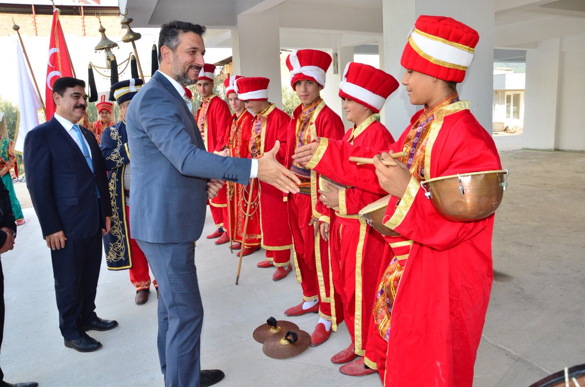 il_mem_45's tweet photo. İl Müdürümüz Mehmet UĞURELLİ, Ahmetli Şehit Hasan Yarış Halk Eğitim Merkezini ziyaret ederek kursiyerler ile bir araya geldi. 

"Her Zaman Her Yaşta Herkes İçin Eğitim"

@tcmeb @Yusuf__Tekin @ManisaValiligi @valiunlu @m_ugurelli https://t.co/5QEjZ7dbGo