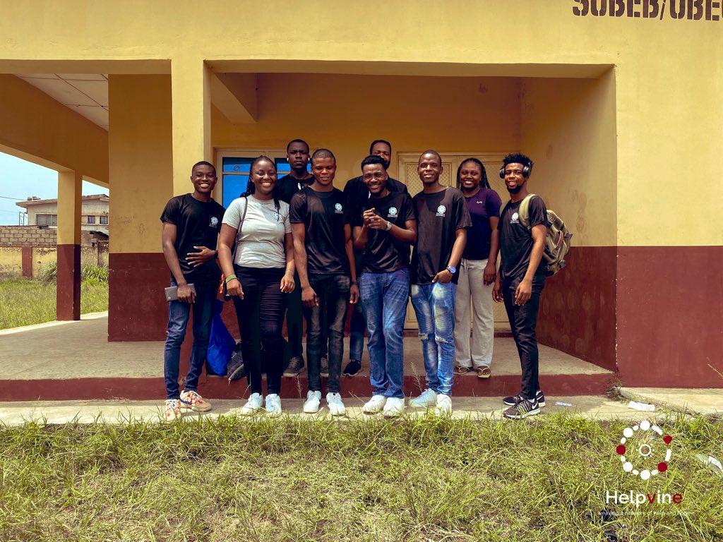 help_vine's tweet photo. Banji Andrew is an esteemed photographer and a valued member of Helpvine. He is a kind hearted person that goes out of his way to help others. He took these pictures 👇🏾👇🏾

#FreeOAUStudents #freeOAUboys #FreeOAUStudents https://t.co/t38ONa961t