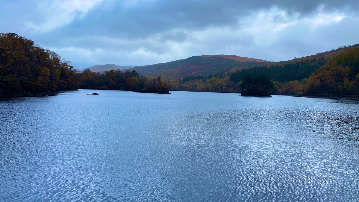 joymarie_h's tweet photo. #happyfirstofnovember #AutumnPhotography #Lochkatrine #scotlandphotography #scotlandinAutumn 🍁🍂🍃🍄🌿🌳🌲☘️🍁🪵 https://t.co/mtVcdkuo5J