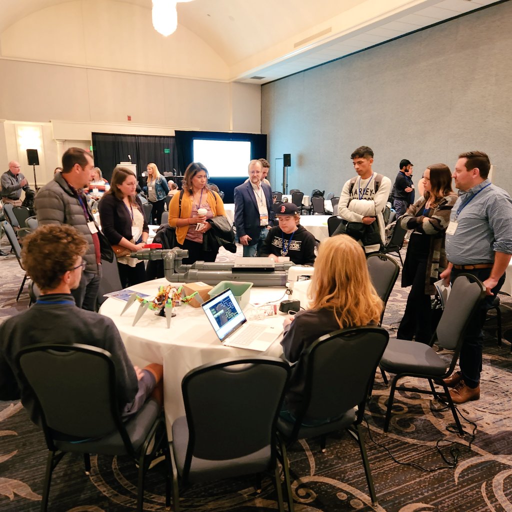 dotsciguy's tweet image. At the @STEMForward #sySTEMnow conference, our independent robotics cohort engaged in insightful conversations with industry professionals about their individual projects. Grateful to @learnDeep for the opportunity!

#Robotics #Innovation #LearnDeep