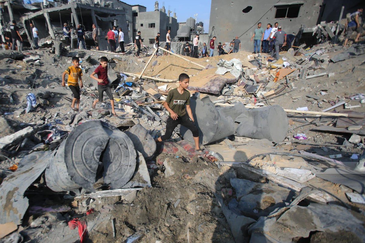 Timesofgaza's tweet photo. Death is everywhere | Gaza. https://t.co/CnnBIZ2mWD
