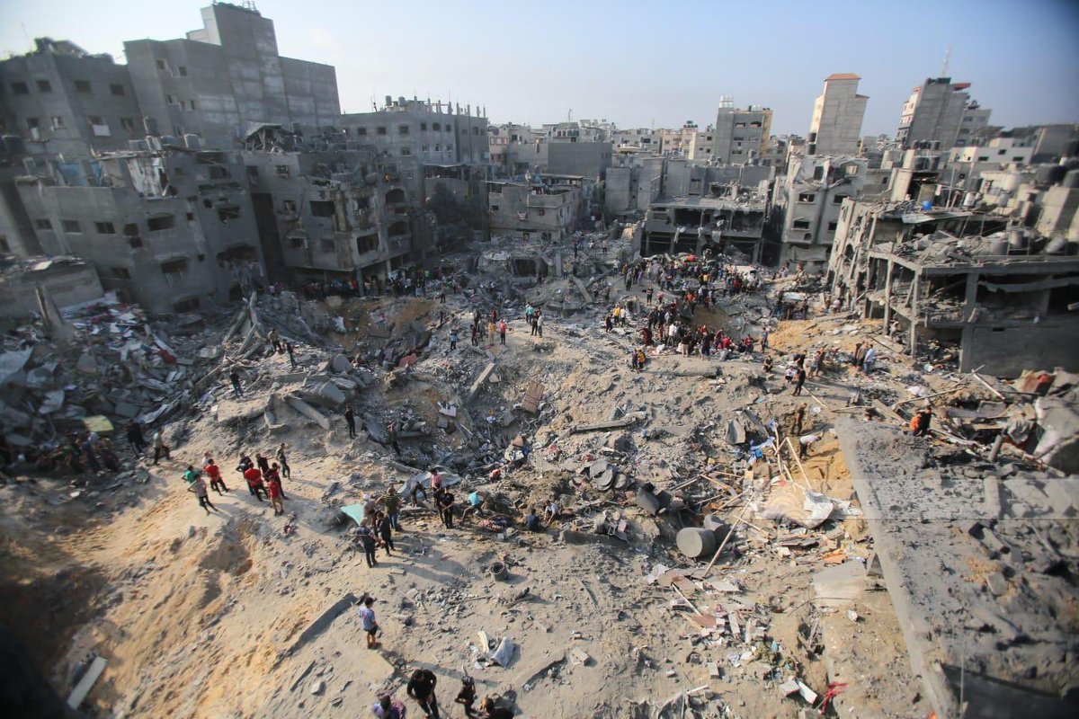 Timesofgaza's tweet photo. Death is everywhere | Gaza. https://t.co/CnnBIZ2mWD