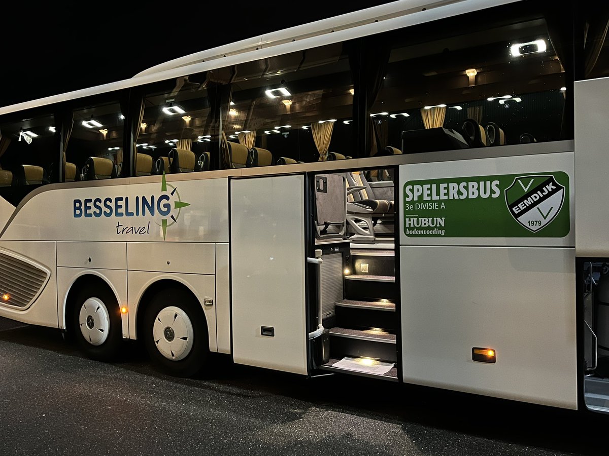 VVEemdijk's tweet photo. Goedenavond vanuit Volendam! We zijn gearriveerd bij het Kras Stadion #voleem https://t.co/hC5RMQq6Gv