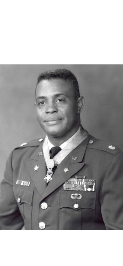 44MagnumBlue1's tweet photo. For his extraordinary heroism and bravery on November 1, 1968 in the Fishhook Region, South Vietnam, then U.S. Army Lieutenant Colonel Charles Calvin Rogers was awarded the Medal of Honor. Sadly, Major General Rogers passed away in 1990 at the age of 61. Leader. Warrior. Hero.🇺🇸 https://t.co/c4P64DSCYN