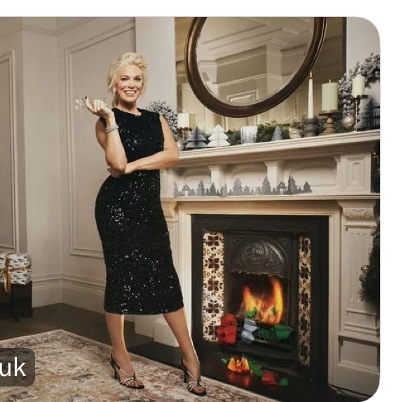 Shadz420's tweet photo. @marksandspencer How despicable from M&amp;S, the hidden message in this picture showing the Palestinian colours burn. https://t.co/rZ0jbmzCa3