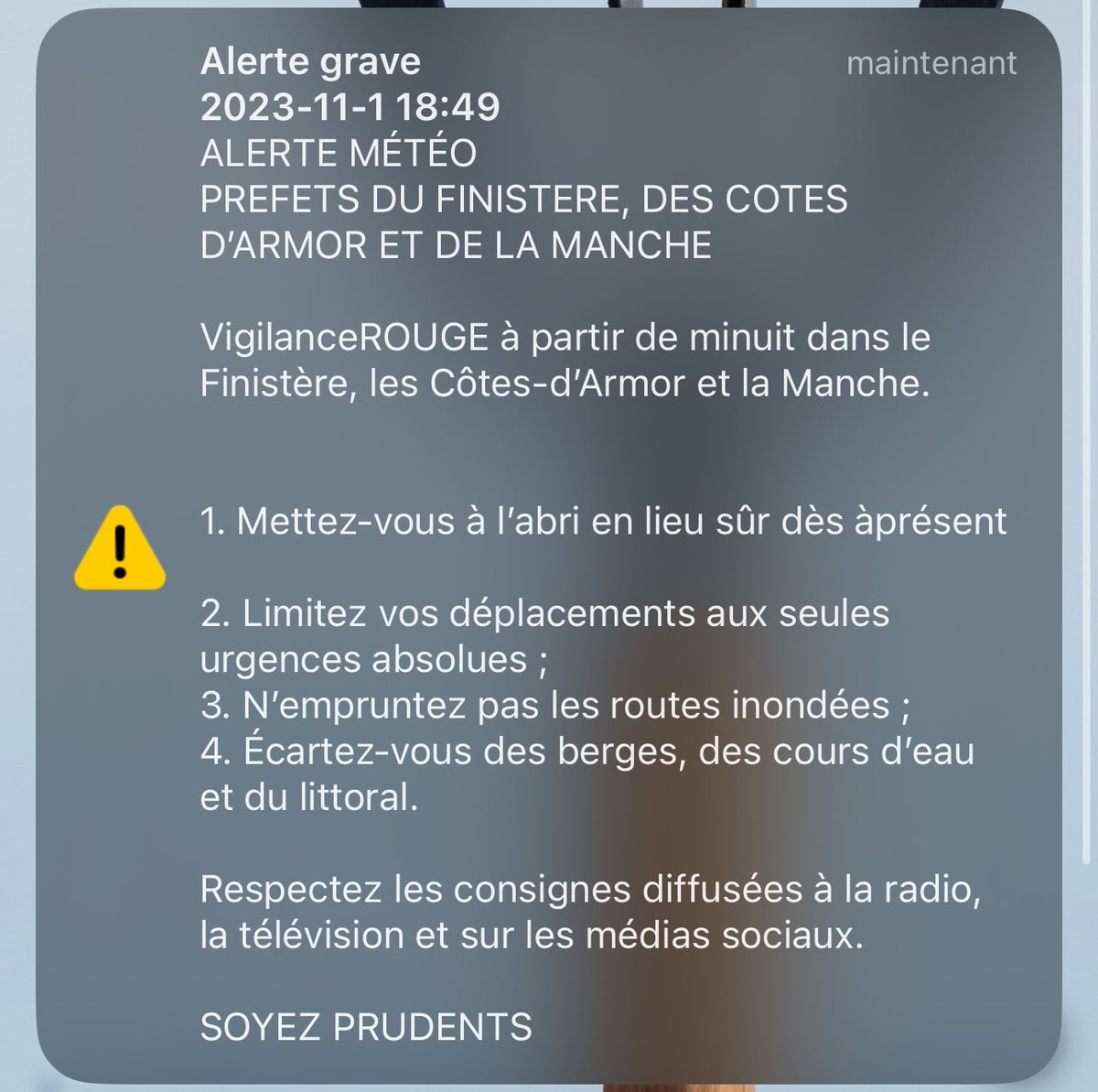 fanchy56's tweet image. Bon… beh c’est la première fois que j’ai cette notification qui fait bien flippée 🥲 #Ciaran #Finistere #crozon